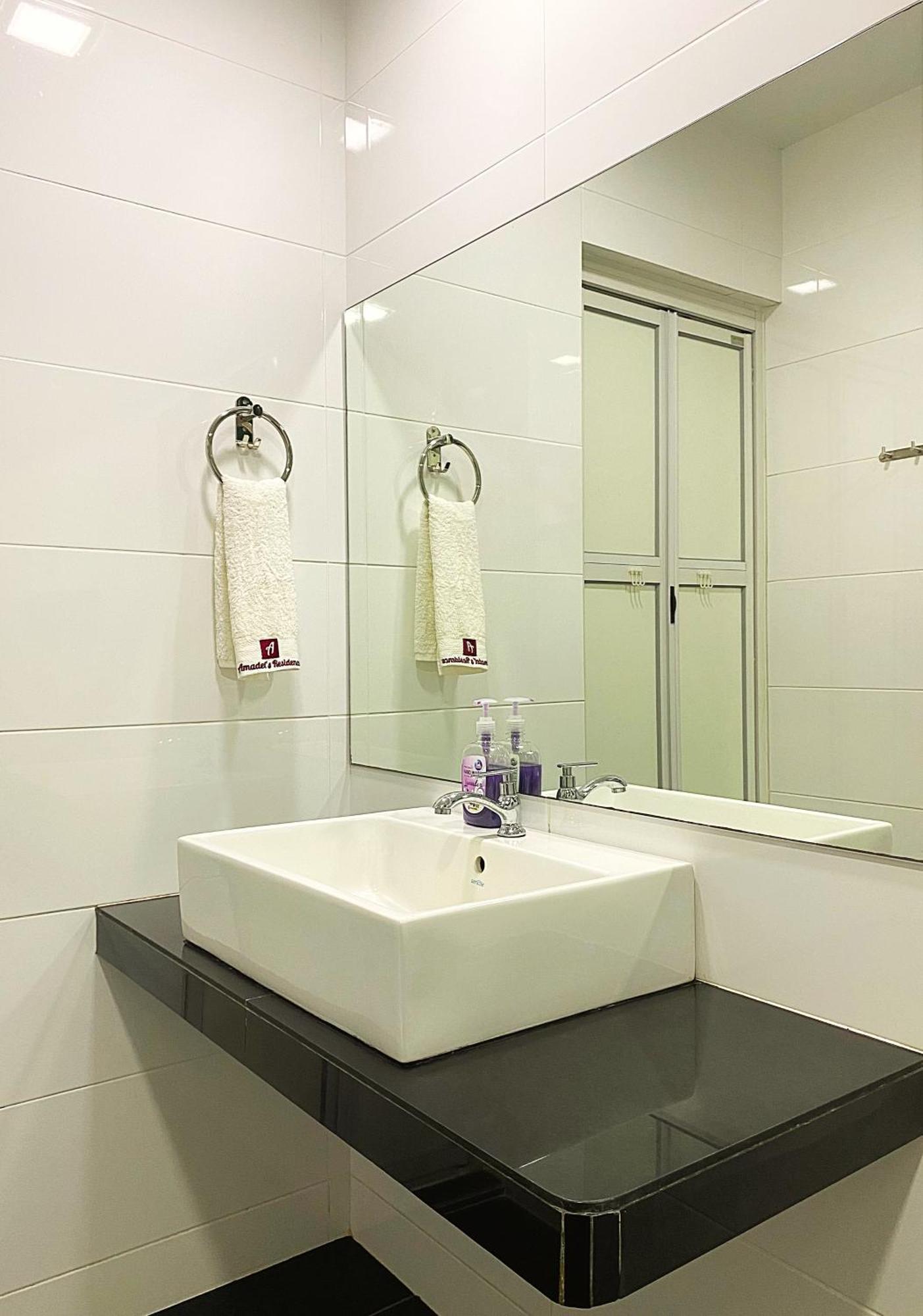 Amadel Residence 爱媄德民宿 1314 Малакка Экстерьер фото
